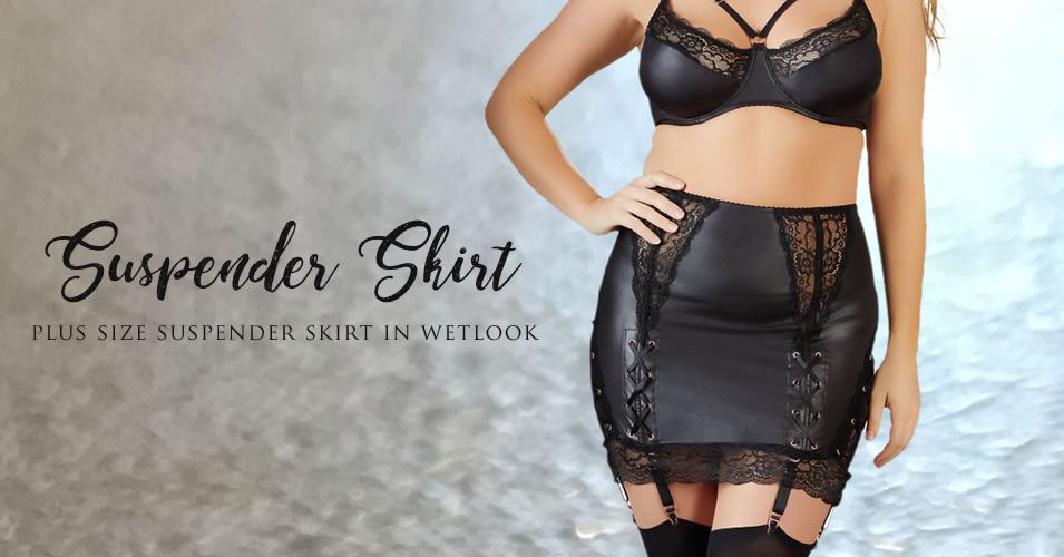 Plus Size Wetlook Nederdel med Blonder & Strømpeholdere