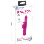 XOUXOU perle og rabbit vibrator i blød silikone og vandtæt overflade. En perle og rabbit vibrator af silkeblødt silikone der kan tages med i badet og giver roterende fornøjelse og stimulering til klitoris. Den lækre bløde vibrator er overtrukket med medicinsk silikone der er utrolig hudvenlig. Det er specielt godt for dem der har problemer med allergier. Indvendig slår der et kraftigt hjerne der med sine 2 motorer sørger for utrolig stimulerende rotation og vibration. Den styres legende let via knapperne i bunden. Du kan vælge mellem 4 programmer samt højre/venstre rotation. Batterierne er genopladelige og oplades via det medfølgende USB kabel.  De roterende perler der gemmer sig under den bløde silikone for sørger for en helt unik fornemmelse. De giver g-punktet en utrolig pirrende og intens forkælelse. Specielt hvis du tager den med i bad, og nyder den med dejlig varmt vand. Vibratoren er nemlig 100% vandtæt, hvilket også gør det meget nemmere at rengøre den.  Klitoris vibratoren der sidder på skaftet har sin egen motor og sørger for prikken over i'et. Den lægger sig ind over klitoris når vibratoren er ført ind og stimulerer med sine 2 små ører. Det hele i kombination giver en langt bedre og kraftigere orgasme.  Vi anbefaler at du smører lidt vandbaseret glidecreme på vibratoren inden den føres ind. Det gør den mere behagelig, naturlig og glidevenlig.  Roterende perler. Samlet længde: 18,3 cm. Penetrationsdybde: 11,2 cm. Diameter: 2,6 cm. Materiale består af silikone og PU (ftalatfri). 100% vandtæt så kan tages med i bad.  Genopladelige batterier der oplades via USB.