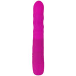 XOUXOU perle og rabbit vibrator i blød silikone og vandtæt overflade. En perle og rabbit vibrator af silkeblødt silikone der kan tages med i badet og giver roterende fornøjelse og stimulering til klitoris. Den lækre bløde vibrator er overtrukket med medicinsk silikone der er utrolig hudvenlig. Det er specielt godt for dem der har problemer med allergier. Indvendig slår der et kraftigt hjerne der med sine 2 motorer sørger for utrolig stimulerende rotation og vibration. Den styres legende let via knapperne i bunden. Du kan vælge mellem 4 programmer samt højre/venstre rotation. Batterierne er genopladelige og oplades via det medfølgende USB kabel.  De roterende perler der gemmer sig under den bløde silikone for sørger for en helt unik fornemmelse. De giver g-punktet en utrolig pirrende og intens forkælelse. Specielt hvis du tager den med i bad, og nyder den med dejlig varmt vand. Vibratoren er nemlig 100% vandtæt, hvilket også gør det meget nemmere at rengøre den.  Klitoris vibratoren der sidder på skaftet har sin egen motor og sørger for prikken over i'et. Den lægger sig ind over klitoris når vibratoren er ført ind og stimulerer med sine 2 små ører. Det hele i kombination giver en langt bedre og kraftigere orgasme.  Vi anbefaler at du smører lidt vandbaseret glidecreme på vibratoren inden den føres ind. Det gør den mere behagelig, naturlig og glidevenlig.  Roterende perler. Samlet længde: 18,3 cm. Penetrationsdybde: 11,2 cm. Diameter: 2,6 cm. Materiale består af silikone og PU (ftalatfri). 100% vandtæt så kan tages med i bad.  Genopladelige batterier der oplades via USB.