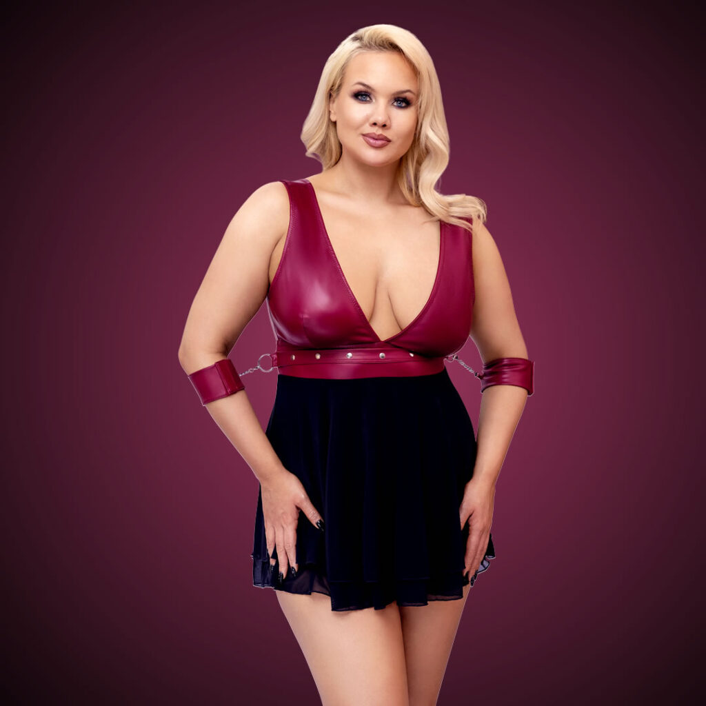 Plus Size Babydoll i Wetlook og Tyl med Armlænker